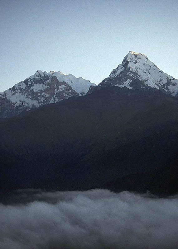 411_Zonsopkomst op de toppen van Annapurna (8091 m), vanaf Poon Hill.jpg